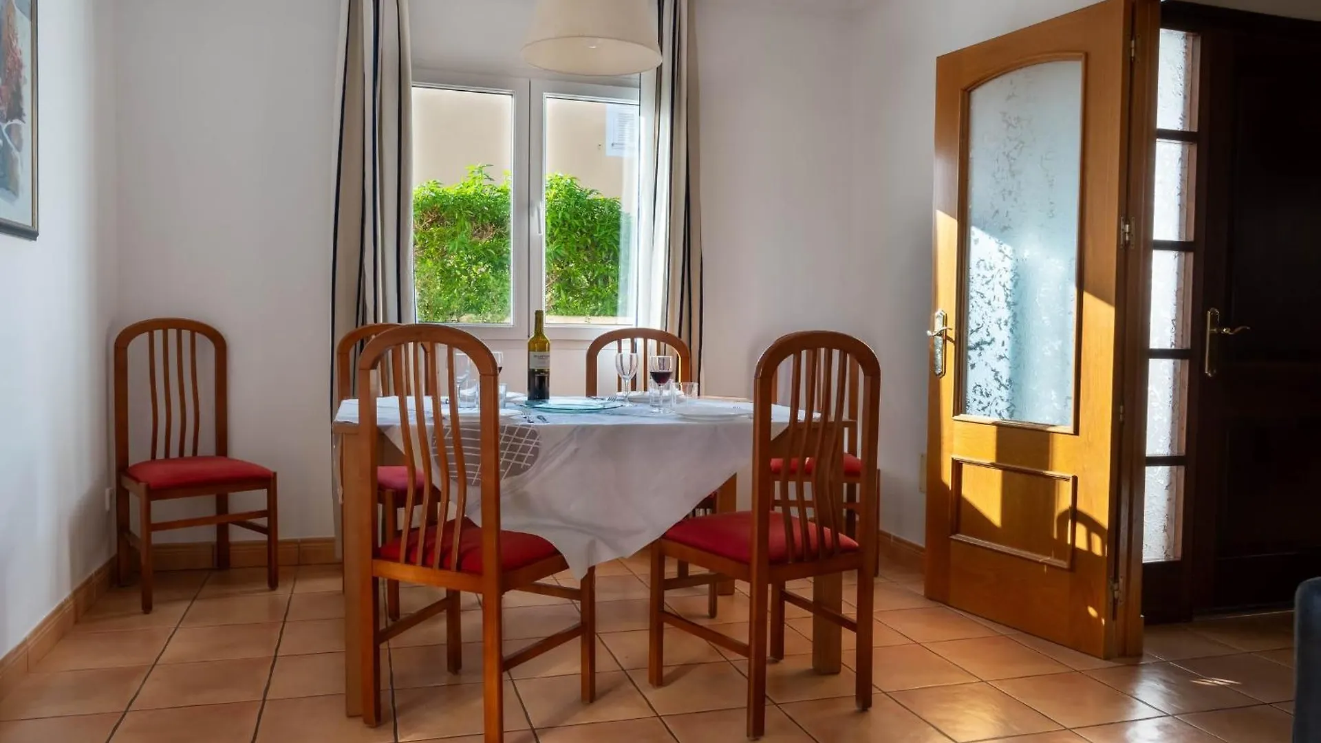 Villas Amarillas Cala Blanca  Cala Blanca (Menorca)