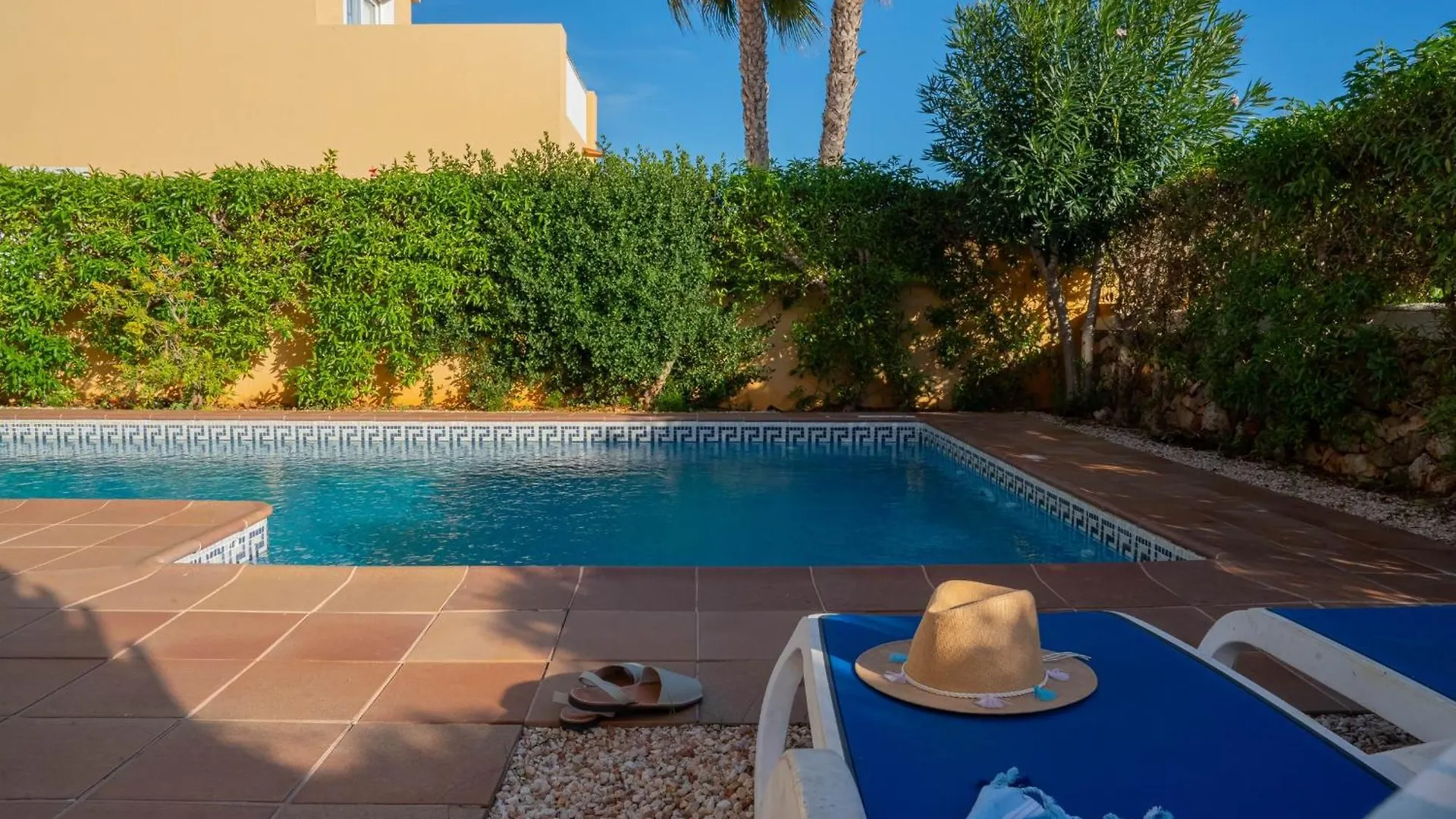 Villas Amarillas Cala Blanca  0*, Cala Blanca (Menorca)